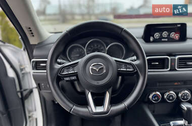 Позашляховик / Кросовер Mazda CX-5 2017 в 