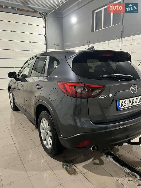 Внедорожник / Кроссовер Mazda CX-5 2016 в Хороле