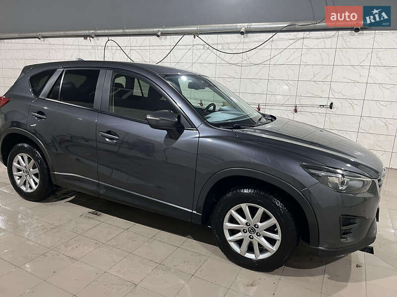 Внедорожник / Кроссовер Mazda CX-5 2016 в Хороле