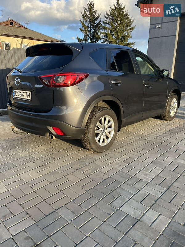 Внедорожник / Кроссовер Mazda CX-5 2016 в Хороле