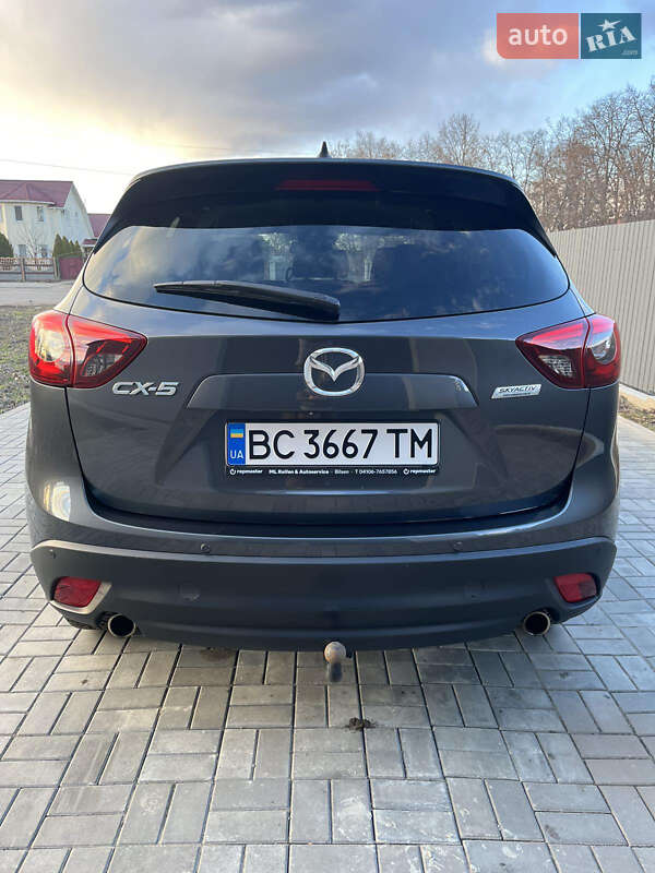 Внедорожник / Кроссовер Mazda CX-5 2016 в Хороле