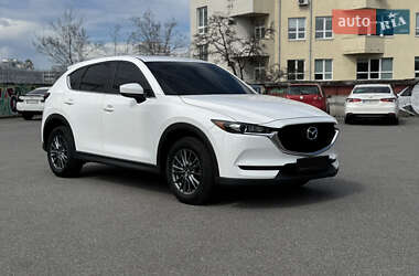 Позашляховик / Кросовер Mazda CX-5 2017 в 