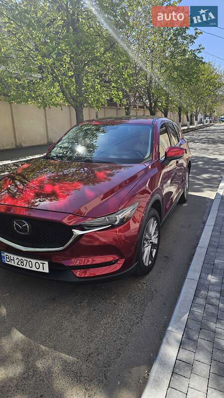 Позашляховик / Кросовер Mazda CX-5 2018 в 