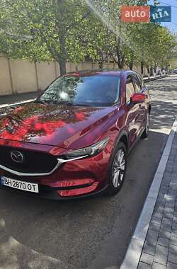 Позашляховик / Кросовер Mazda CX-5 2018 в 