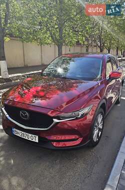 Позашляховик / Кросовер Mazda CX-5 2018 в 