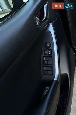 Позашляховик / Кросовер Mazda CX-5 2015 в 