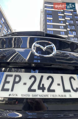 Позашляховик / Кросовер Mazda CX-5 2017 в 
