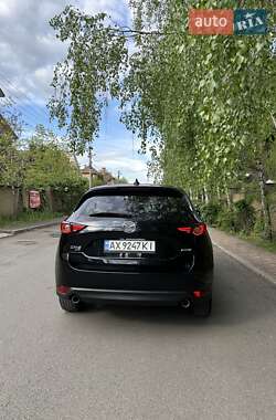 Позашляховик / Кросовер Mazda CX-5 2017 в 