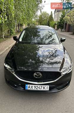 Позашляховик / Кросовер Mazda CX-5 2017 в 