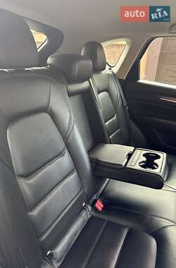 Позашляховик / Кросовер Mazda CX-5 2017 в 