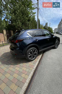 Позашляховик / Кросовер Mazda CX-5 2023 в 