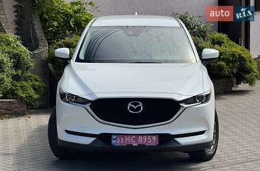 Позашляховик / Кросовер Mazda CX-5 2017 в 