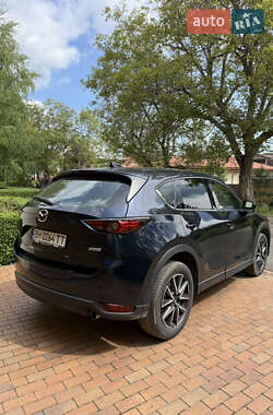 Позашляховик / Кросовер Mazda CX-5 2018 в 