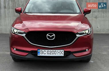 Позашляховик / Кросовер Mazda CX-5 2018 в 