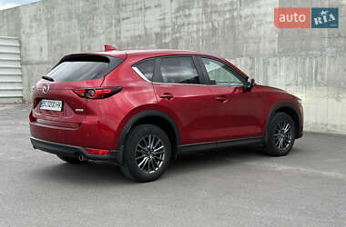Позашляховик / Кросовер Mazda CX-5 2018 в 