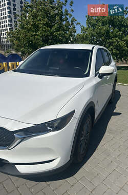 Позашляховик / Кросовер Mazda CX-5 2017 в 