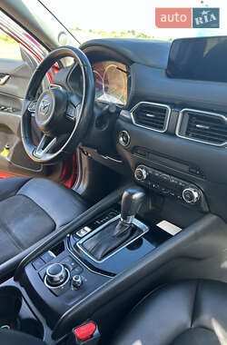 Позашляховик / Кросовер Mazda CX-5 2017 в 