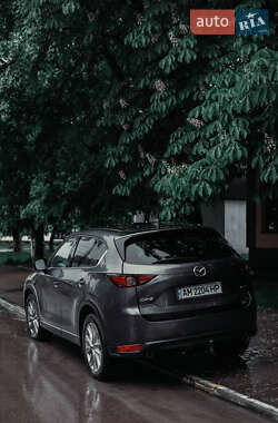 Позашляховик / Кросовер Mazda CX-5 2018 в 