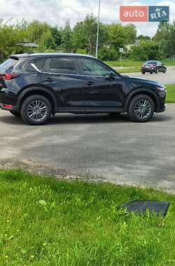Позашляховик / Кросовер Mazda CX-5 2017 в 