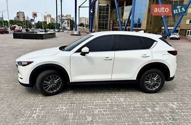 Позашляховик / Кросовер Mazda CX-5 2018 в 