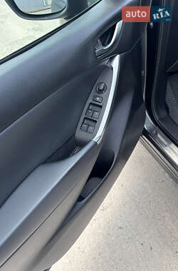 Внедорожник / Кроссовер Mazda CX-5 2012 в 