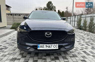 Позашляховик / Кросовер Mazda CX-5 2018 в 