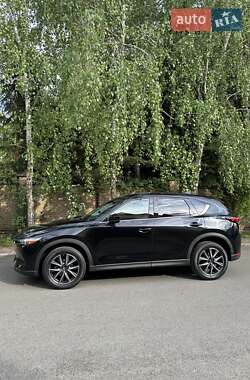 Позашляховик / Кросовер Mazda CX-5 2017 в 