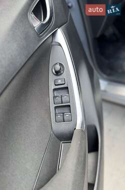 Внедорожник / Кроссовер Mazda CX-5 2012 в 