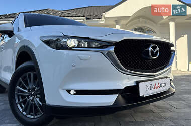 Позашляховик / Кросовер Mazda CX-5 2017 в 