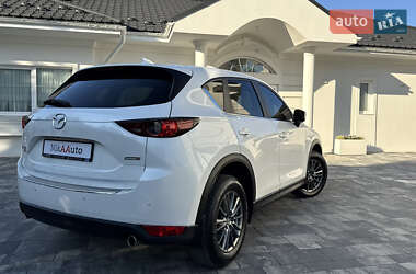 Позашляховик / Кросовер Mazda CX-5 2017 в 