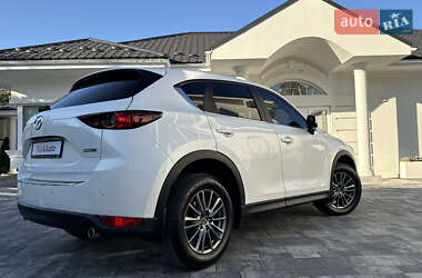 Позашляховик / Кросовер Mazda CX-5 2017 в 