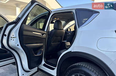Позашляховик / Кросовер Mazda CX-5 2017 в 