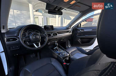 Позашляховик / Кросовер Mazda CX-5 2017 в 