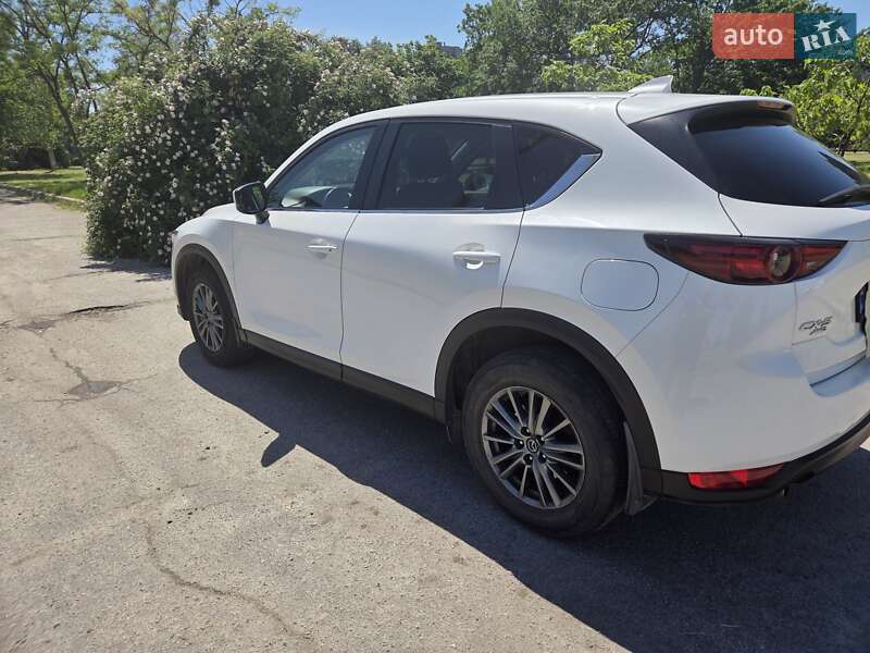Позашляховик / Кросовер Mazda CX-5 2017 в Дніпрі
