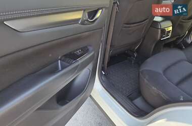 Позашляховик / Кросовер Mazda CX-5 2017 в 