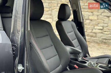 Позашляховик / Кросовер Mazda CX-5 2015 в 