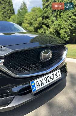Позашляховик / Кросовер Mazda CX-5 2017 в 