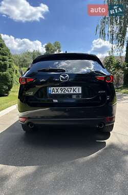 Позашляховик / Кросовер Mazda CX-5 2017 в 