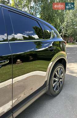 Позашляховик / Кросовер Mazda CX-5 2017 в 