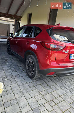 Позашляховик / Кросовер Mazda CX-5 2015 в 
