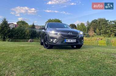 Позашляховик / Кросовер Mazda CX-5 2017 в 