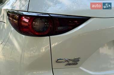 Позашляховик / Кросовер Mazda CX-5 2017 в 