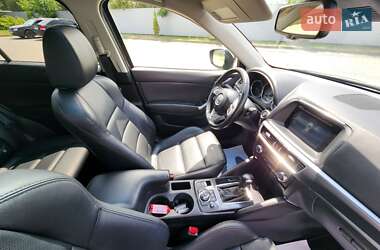 Позашляховик / Кросовер Mazda CX-5 2016 в 