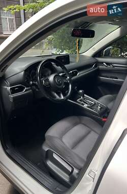 Позашляховик / Кросовер Mazda CX-5 2017 в 