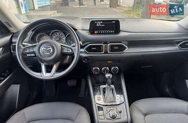 Позашляховик / Кросовер Mazda CX-5 2017 в 