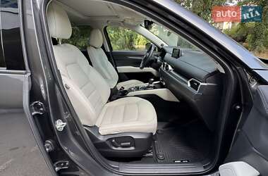 Позашляховик / Кросовер Mazda CX-5 2017 в 