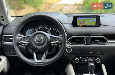 Позашляховик / Кросовер Mazda CX-5 2017 в 