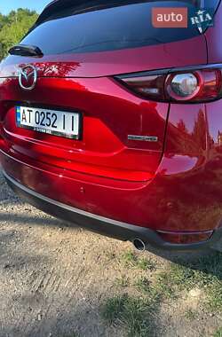 Позашляховик / Кросовер Mazda CX-5 2020 в 