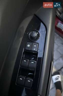Позашляховик / Кросовер Mazda CX-5 2020 в 