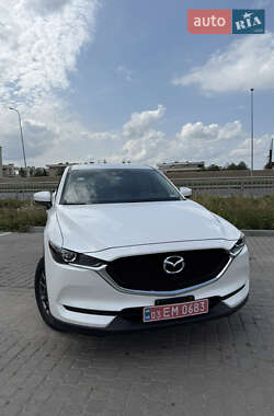 Внедорожник / Кроссовер Mazda CX-5 2017 в 